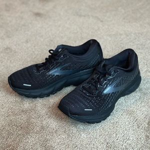 Brooks Ghost 13 size 7.5 excellent condition black